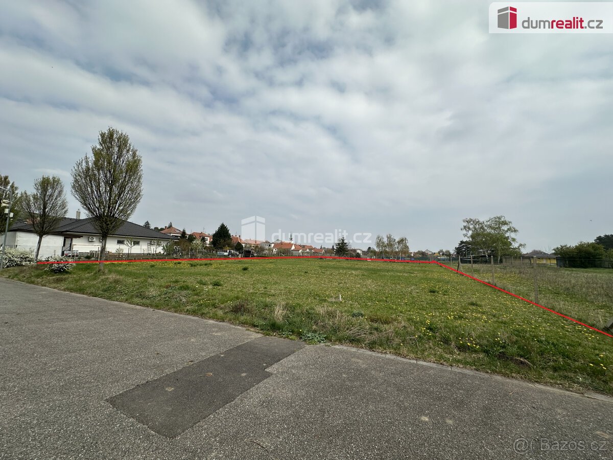 Stavební pozemek 1.269m2, Přítluky