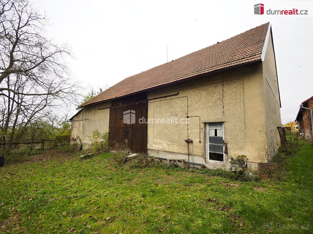 Areál pro budoucí bydlení či podnikání 4412 m2