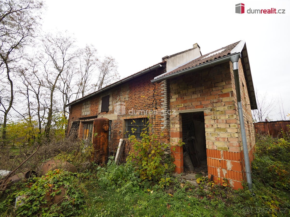 Areál pro budoucí bydlení či podnikání 4412 m2