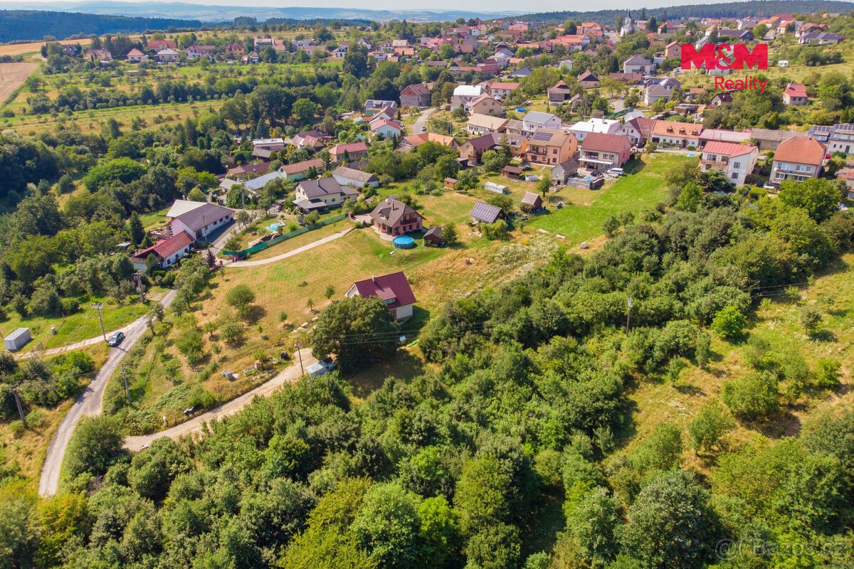 Prodej pozemku k bydlení, 1046 m², Lhota