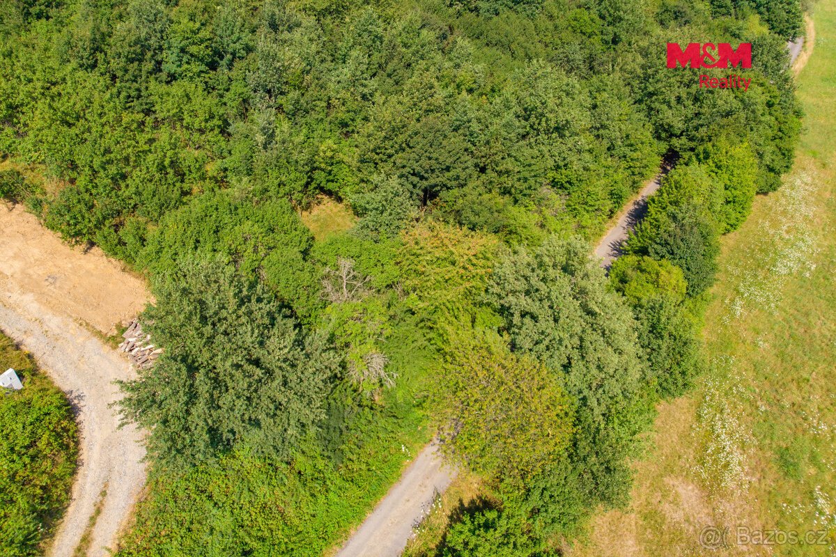 Prodej pozemku k bydlení, 1046 m², Lhota