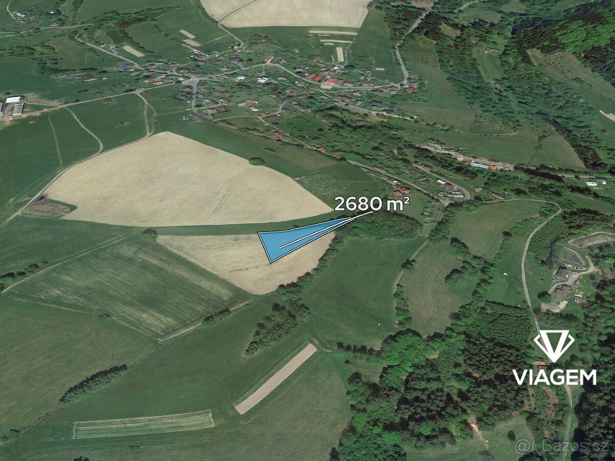 Pole 2 680 m²