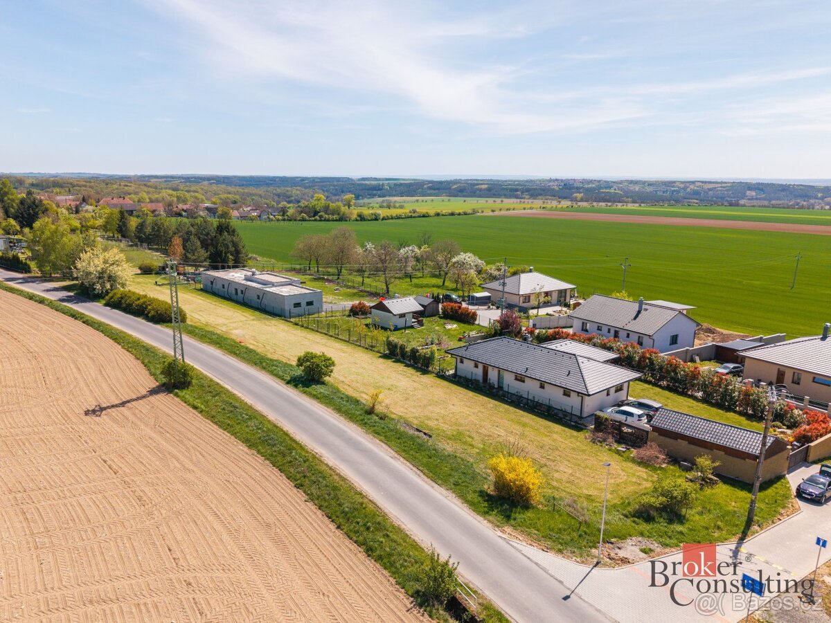 Prodej, pozemky/bydlení, 2357 m2, Jenichov 5, 27734 Střemy, 