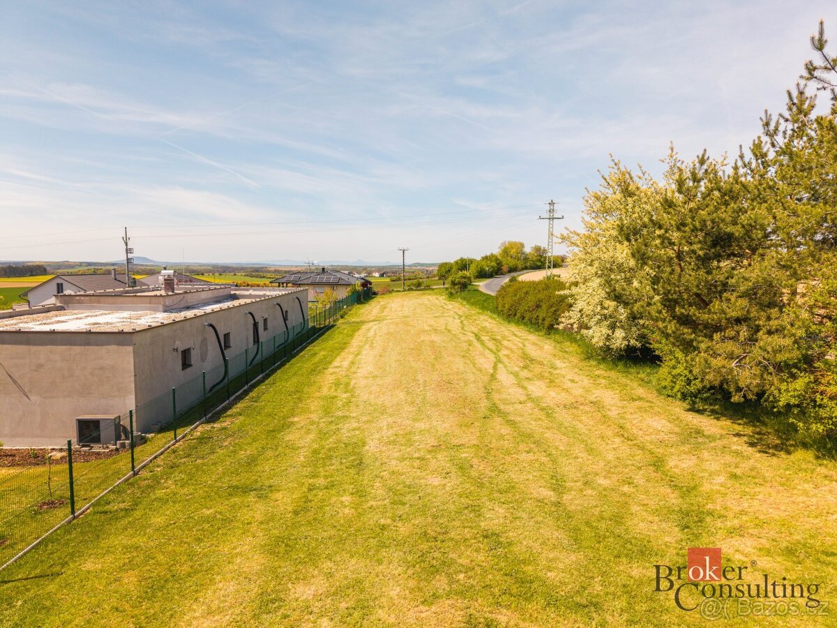 Prodej, pozemky/bydlení, 2357 m2, Jenichov 5, 27734 Střemy, 