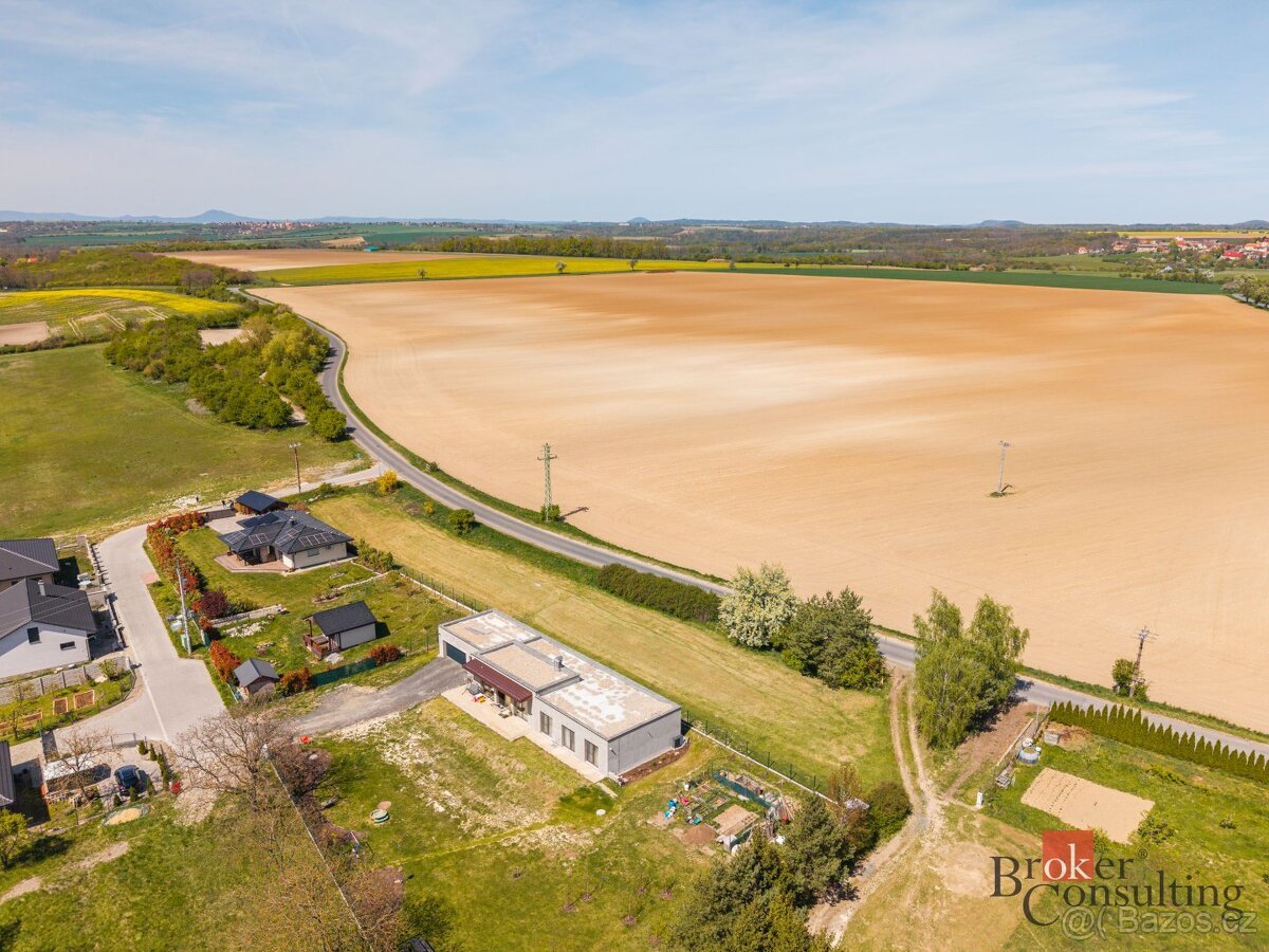 Prodej, pozemky/bydlení, 2357 m2, Jenichov 5, 27734 Střemy, 
