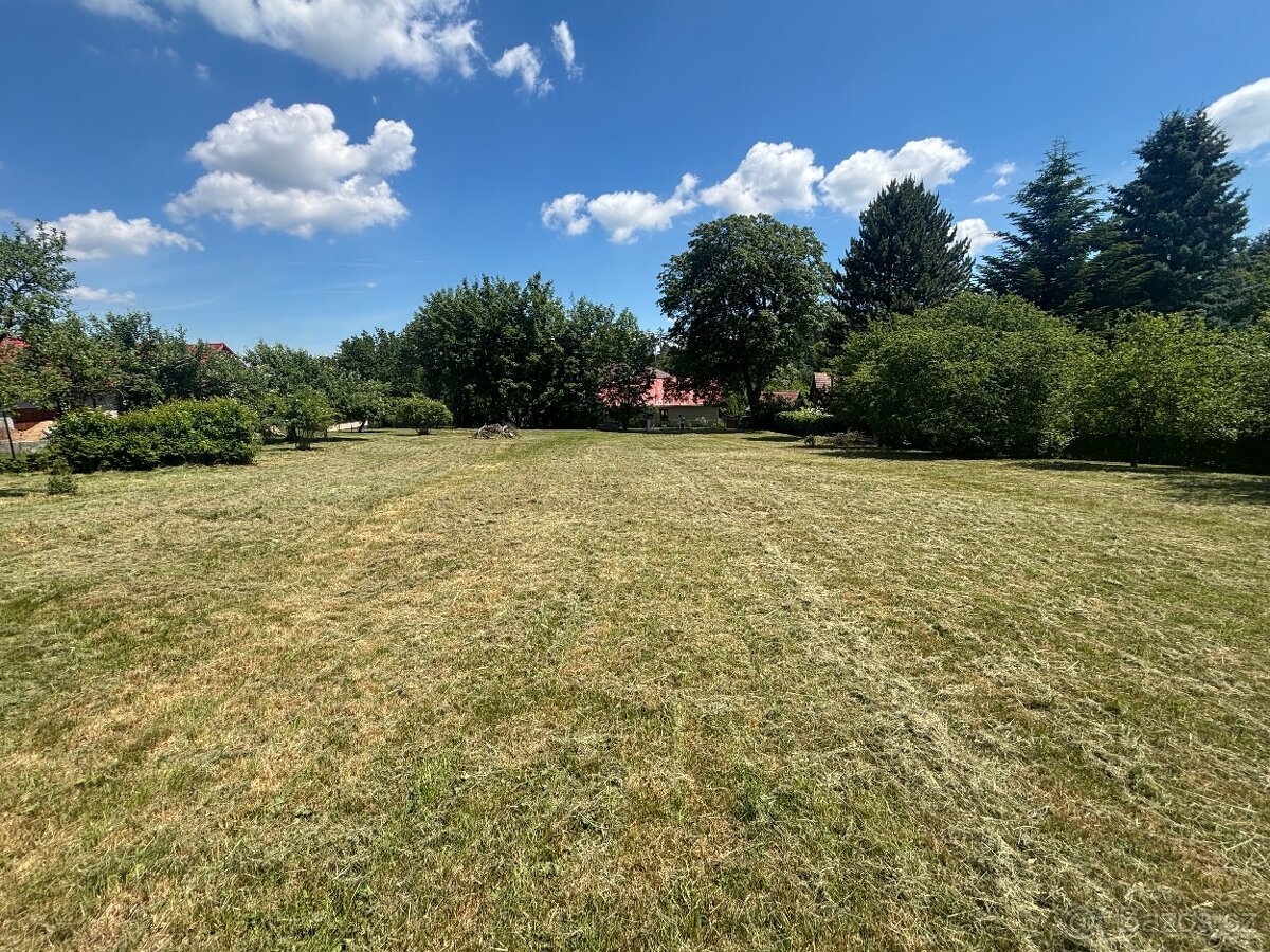 Stavební pozemek 2 226 m² se stavebním povolením, Boňkov