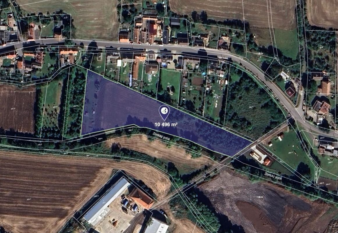 Prodej podílu 7/32 pole 2 296 m², Stradonice