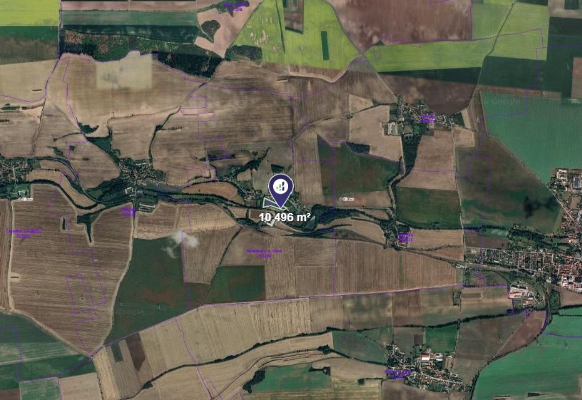 Prodej podílu 7/32 pole 2 296 m², Stradonice