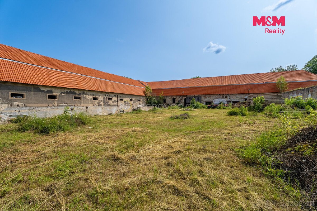 Prodej komerčního pozemku, 18500 m², Zvoleněves