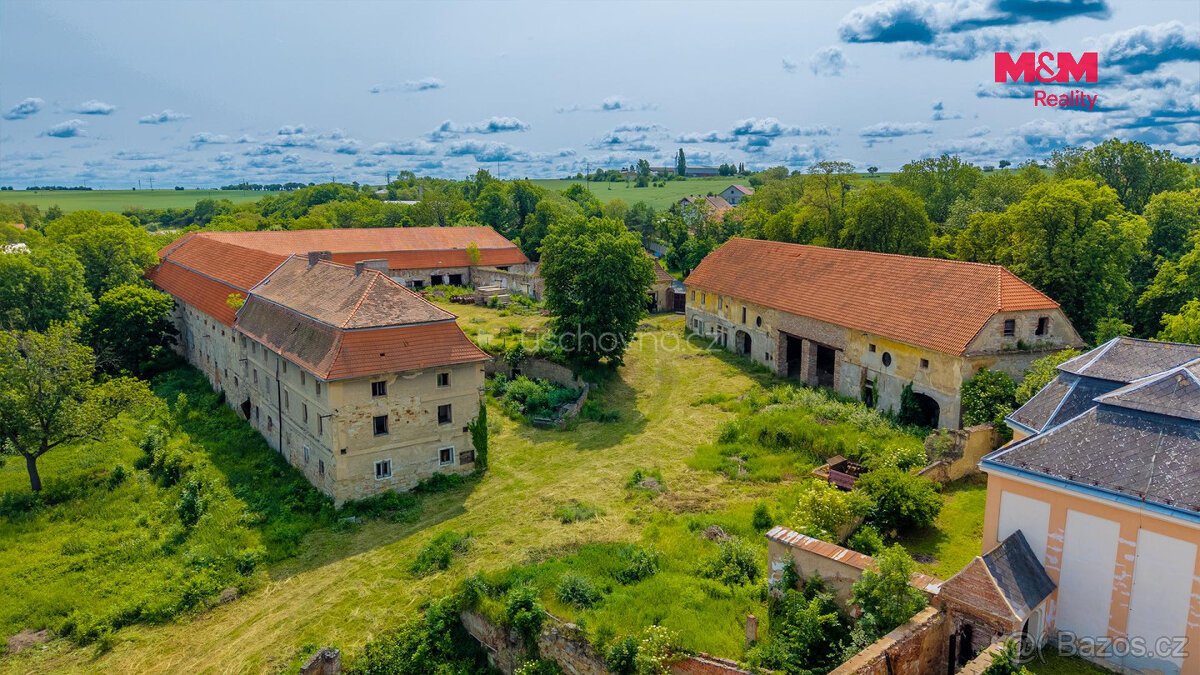 Prodej komerčního pozemku, 18500 m², Zvoleněves