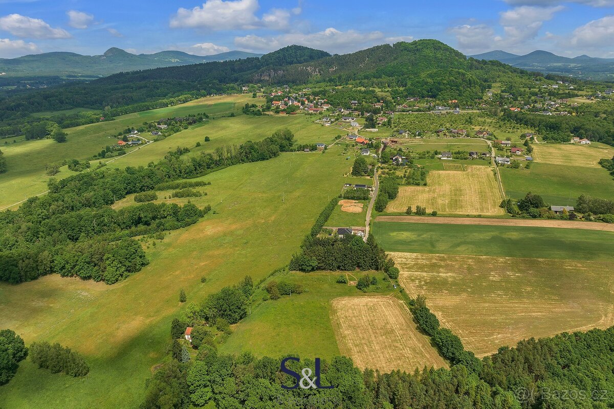 Prodej jedinečného stavebního pozemku ve Svojkově