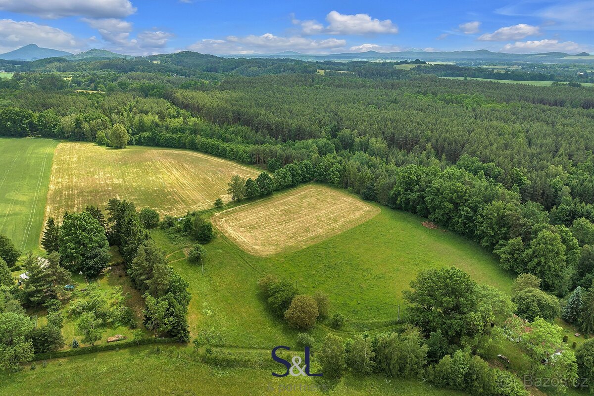 Prodej jedinečného stavebního pozemku ve Svojkově