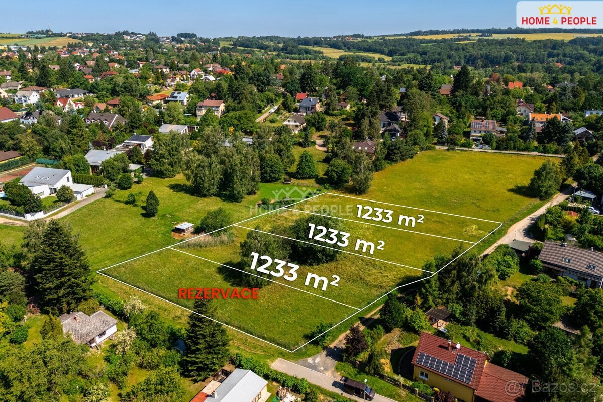 Prodej tří stavebních pozemků. Kamenice u Prahy