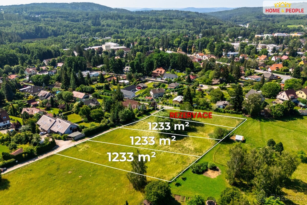 Prodej tří stavebních pozemků. Kamenice u Prahy