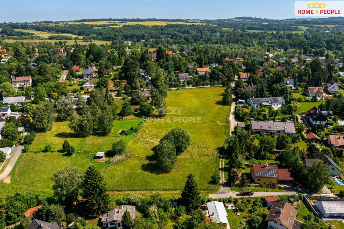 Prodej tří stavebních pozemků. Kamenice u Prahy