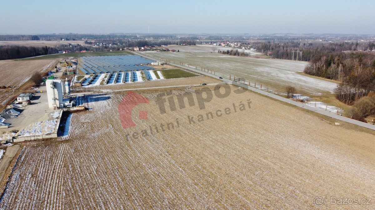 Prodej komerčního pozemku Vojkovice 12.985 m2