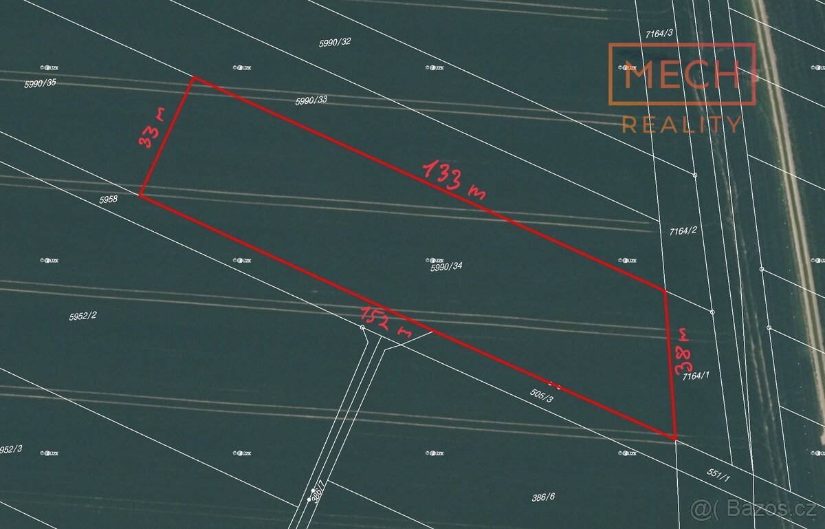 Prodej parcely o výměře 4 850 m2 pro budoucí komerční využit