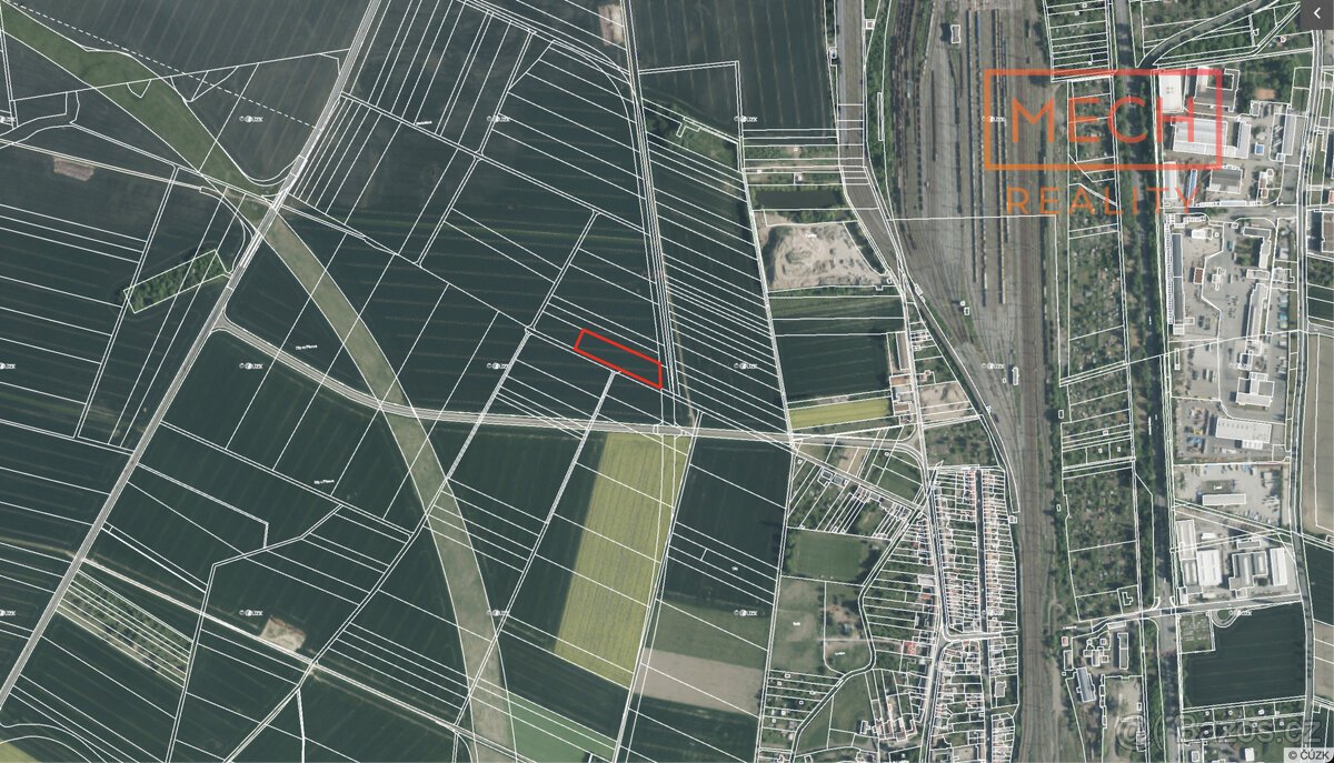 Prodej parcely o výměře 4 850 m2 pro budoucí komerční využit