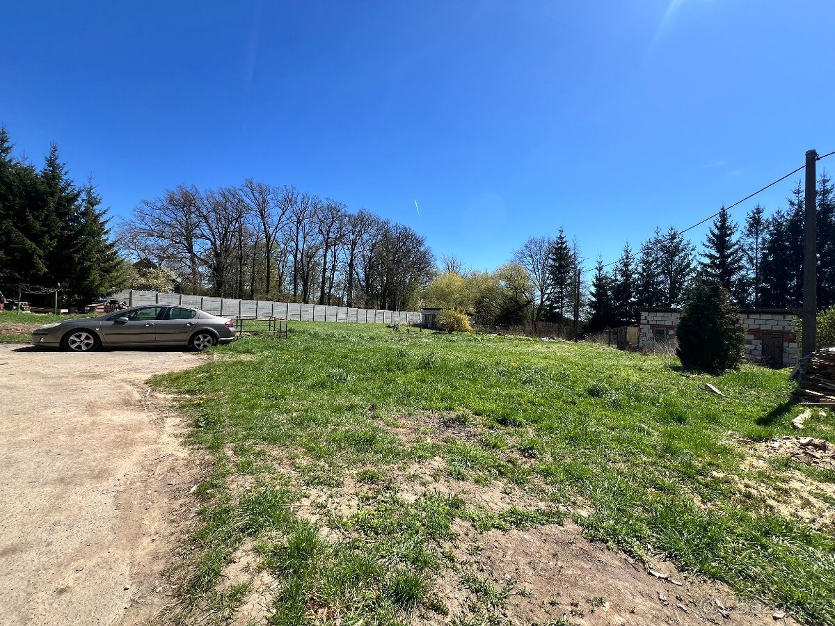 Stavební pozemek, 1951 m², Luhov u Líšťan