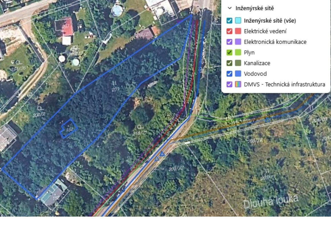 Stavební pozemek 1617 m2 s potenciálem v obci Řitka