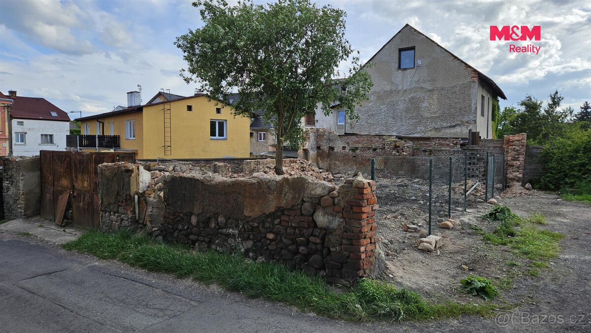 Prodej pozemku k bydlení, 248 m², Dubí, ul. Tramvajní