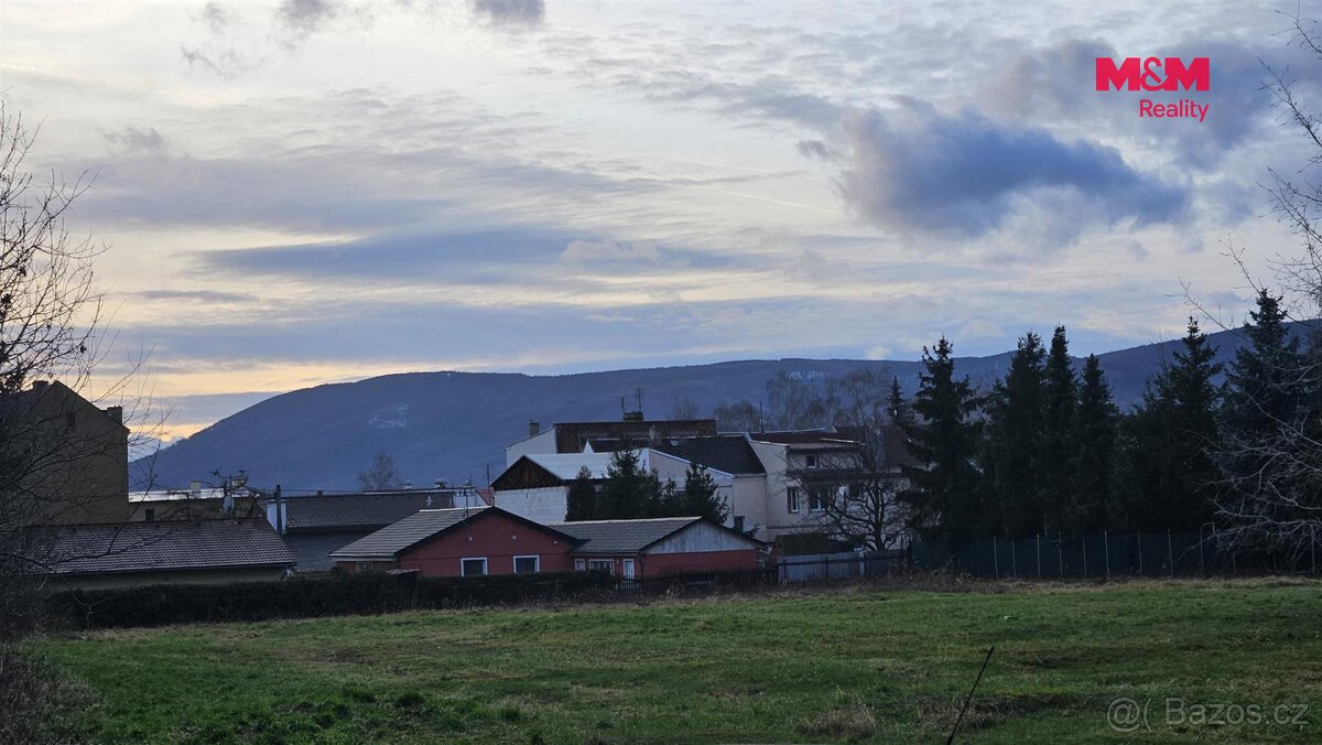 Prodej pozemku k bydlení, 248 m², Dubí, ul. Tramvajní