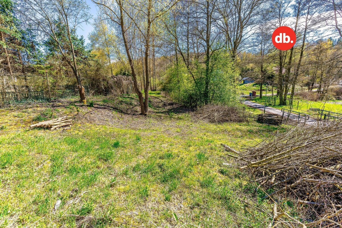 Prodej stavebního pozemku 878 m², Sadov - Bor, ev.č. 01765
