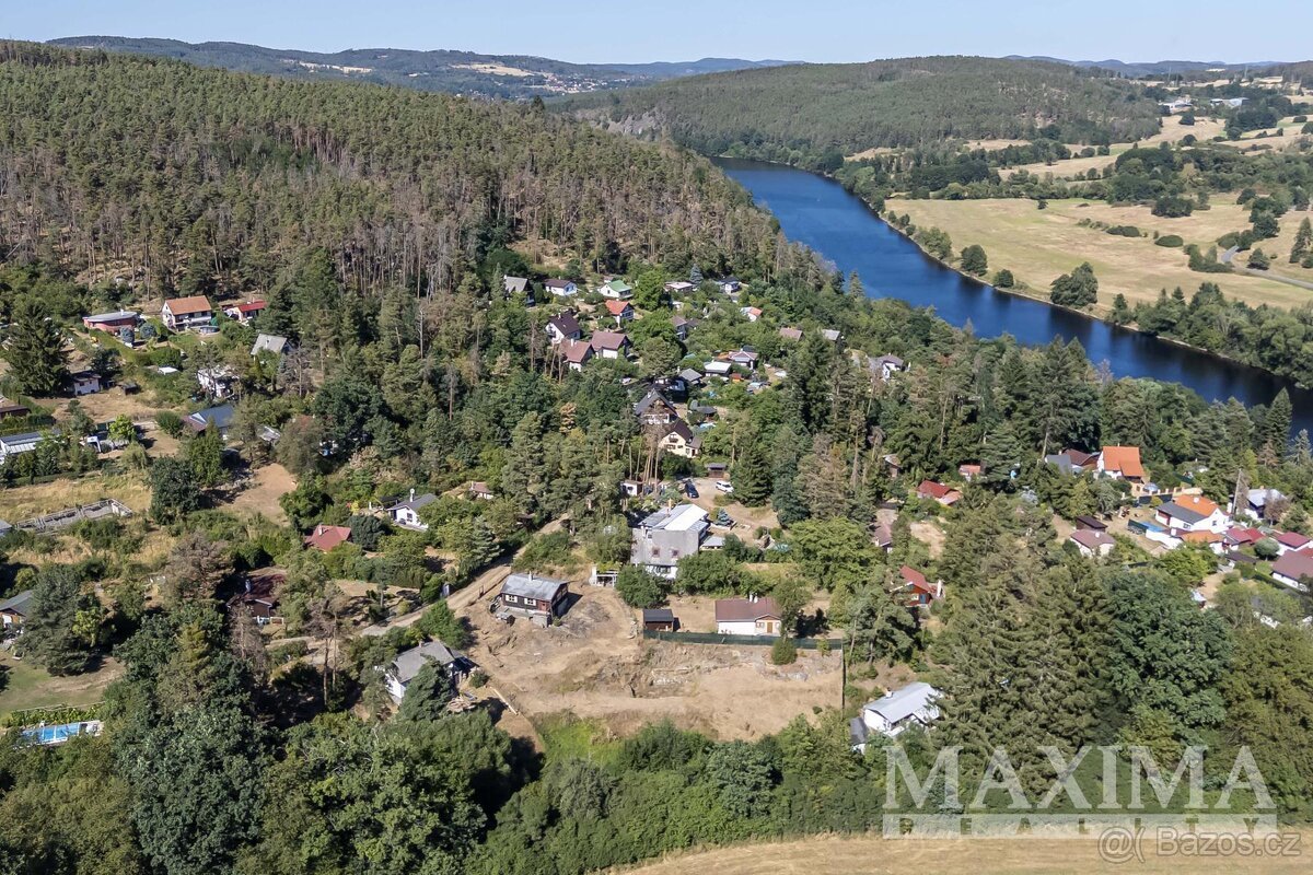 Pozemek  o ploše 1403 m2 - Kamýk nad Vltavou, Kamýk nad Vlta