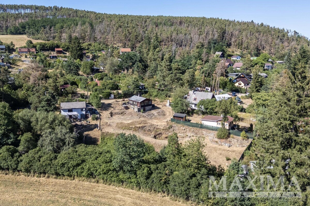Pozemek  o ploše 1403 m2 - Kamýk nad Vltavou, Kamýk nad Vlta