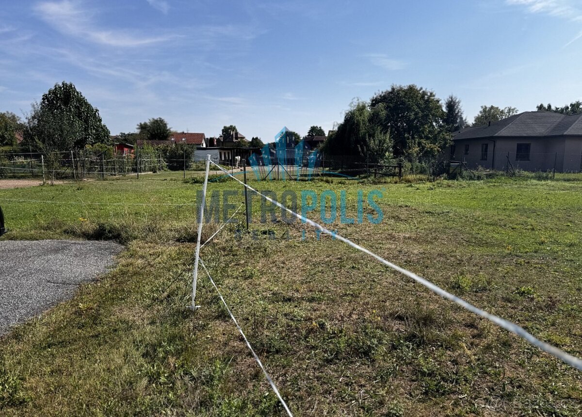 Stavební pozemek v klidné části obce Nový Vestec – ideální m