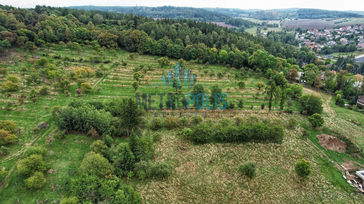 Výjimečná příležitost – rozlehlý stavební pozemek 2673 m² v