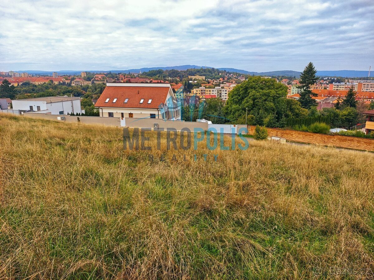 Výjimečná příležitost – rozlehlý stavební pozemek 2673 m² v