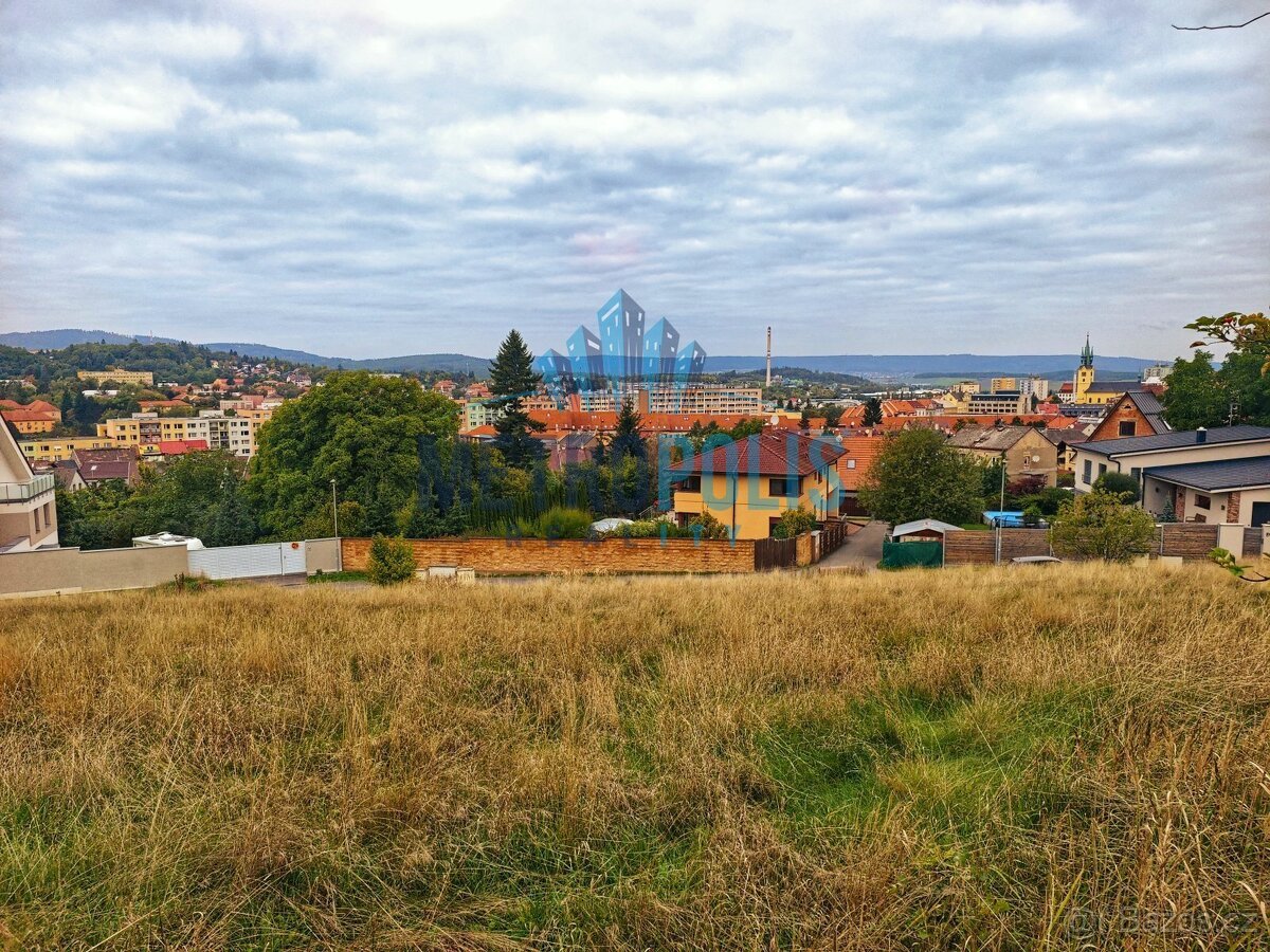 Výjimečná příležitost – rozlehlý stavební pozemek 2673 m² v