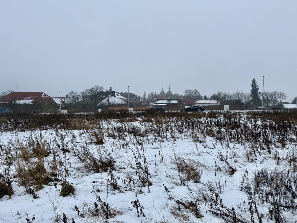 Prodej stavebního pozemku 817 m2 v obci Rožďalovice