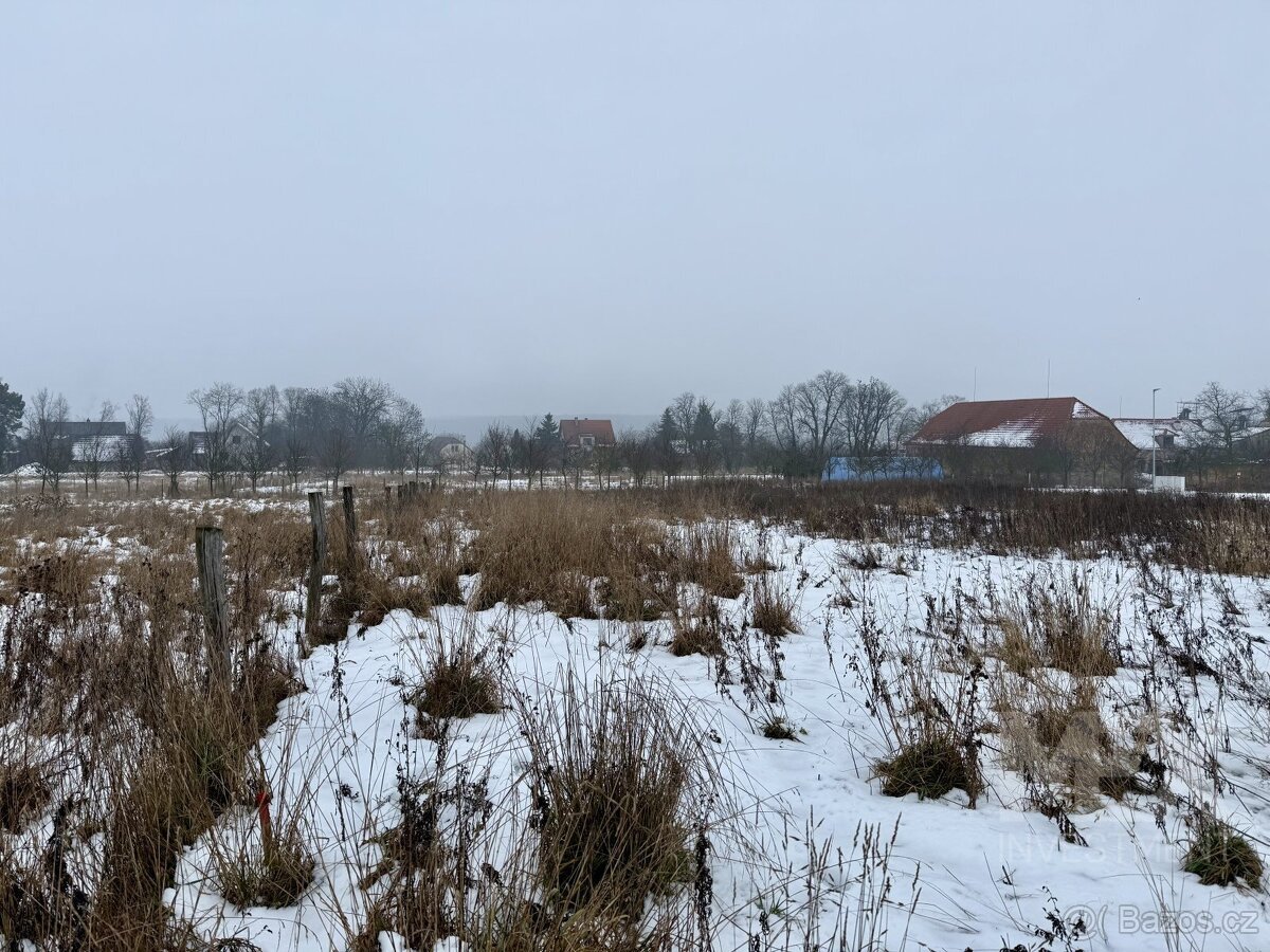 Prodej stavebního pozemku 817 m2 v obci Rožďalovice