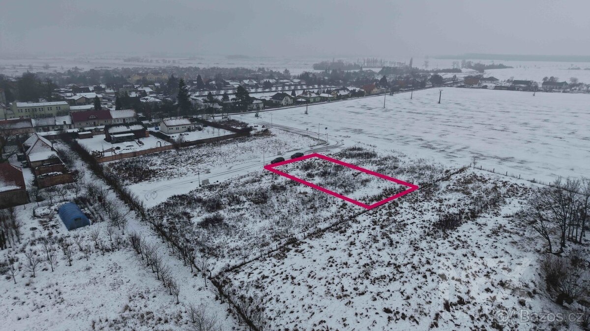 Prodej stavebního pozemku 817 m2 v obci Rožďalovice