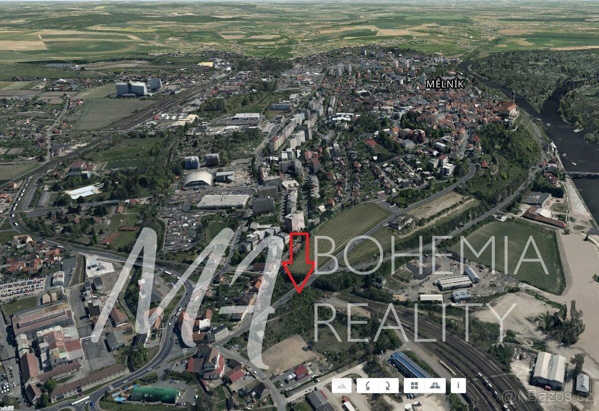 Prodej komerčního pozemku 613 m2., Mělník - ul. Legionářů a 