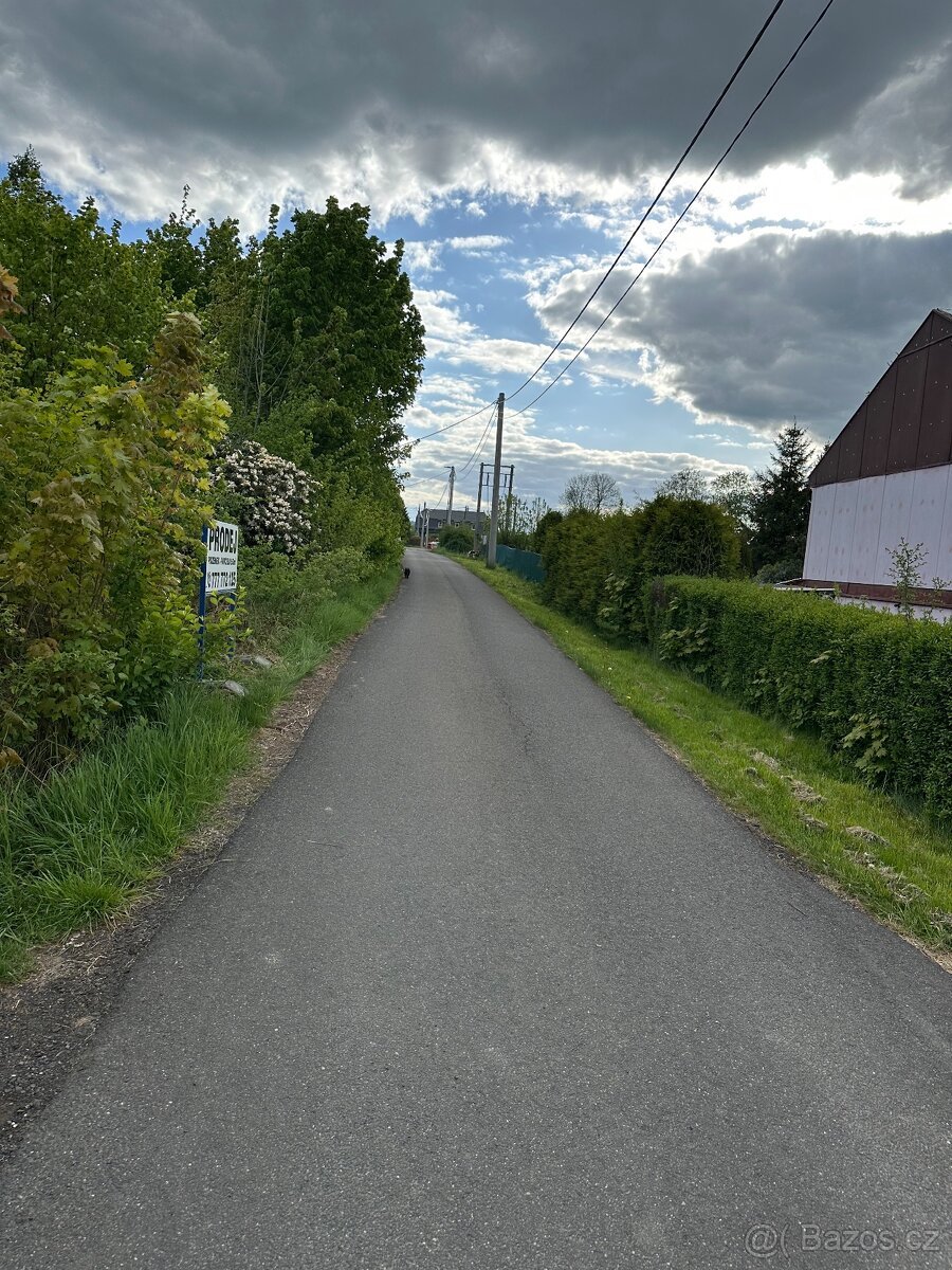 Pozemek- na dům 649m Šluknov-Království