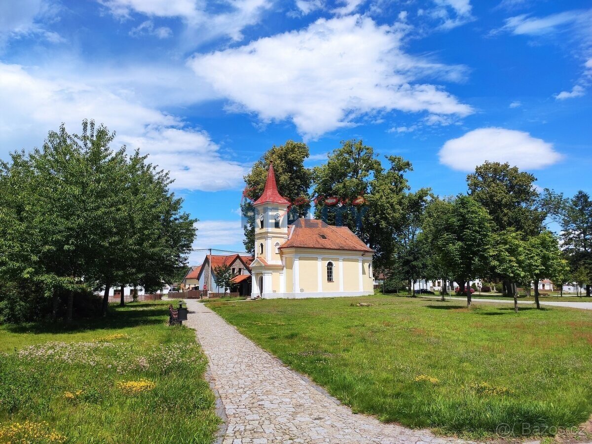 Prodej pozemku 2147m2 u Třeboně pro bydlení