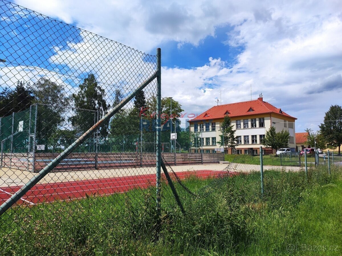 Prodej pozemku 2147m2 u Třeboně pro bydlení