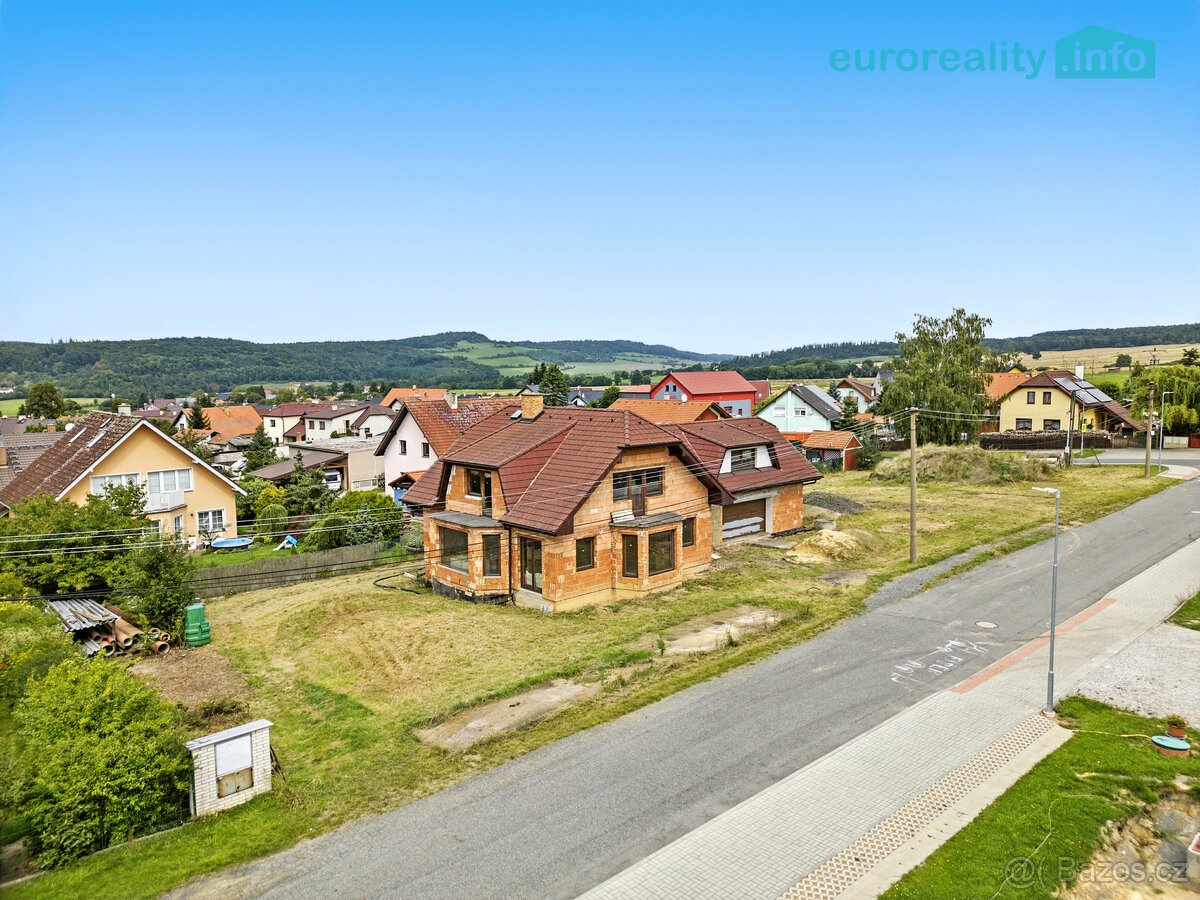 Prodej, pozemek 1724 m2, Broumy