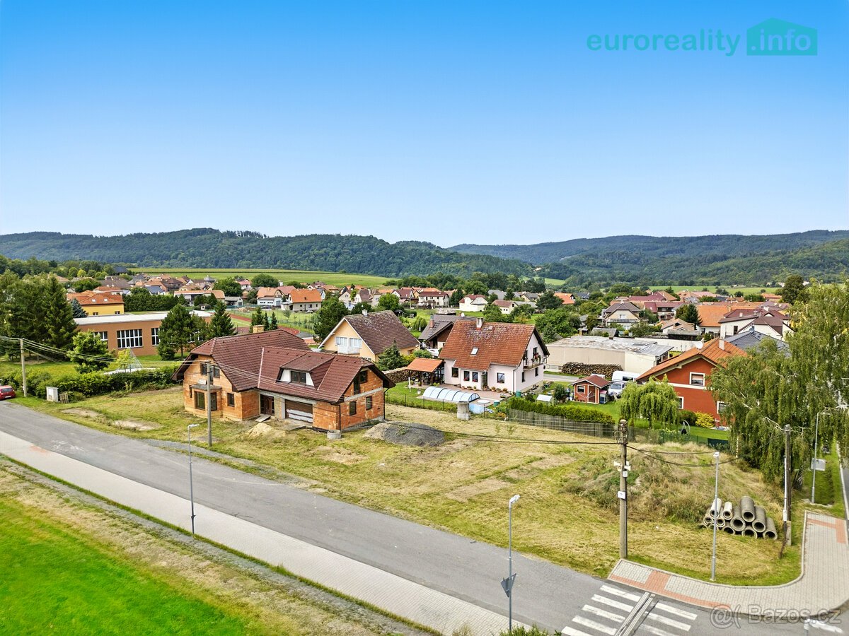 Prodej, pozemek 1724 m2, Broumy
