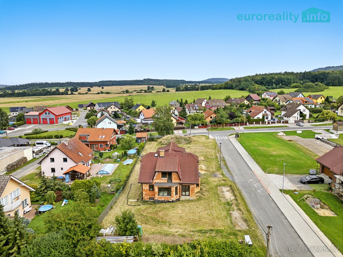 Prodej, pozemek 1724 m2, Broumy