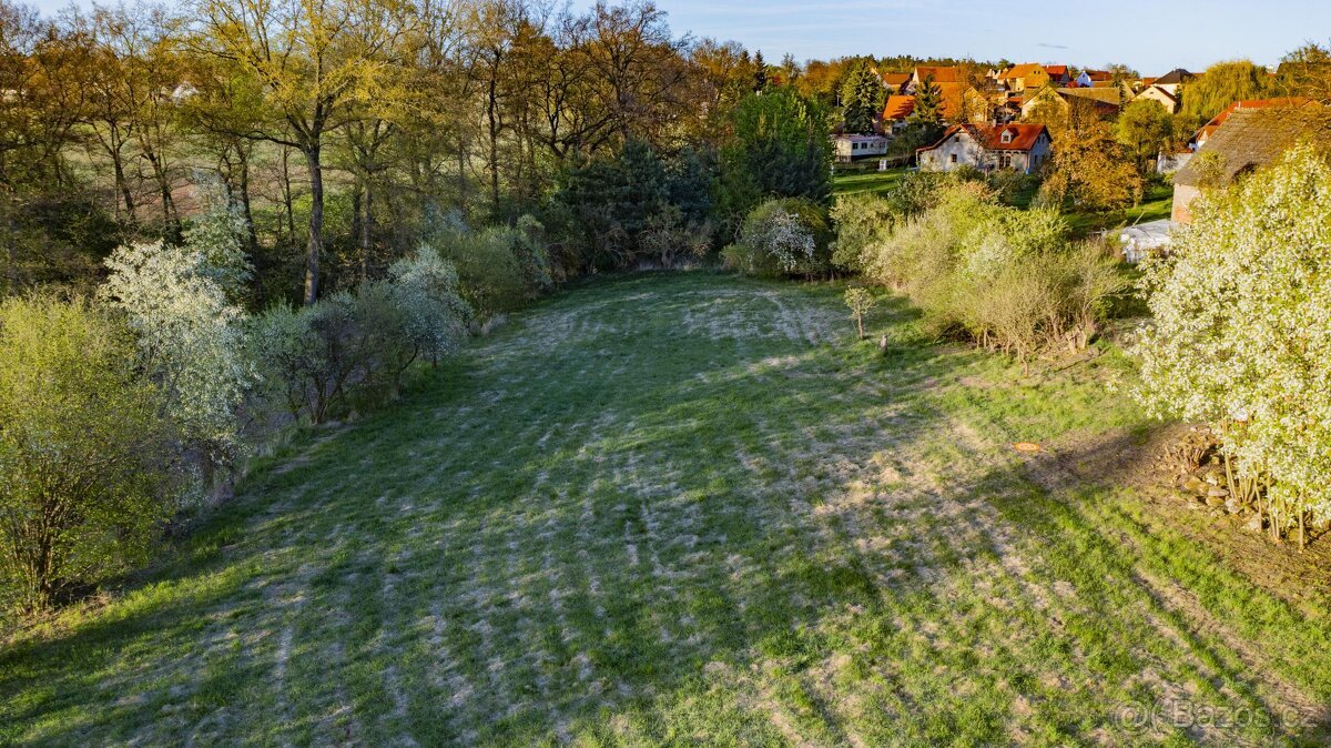 Svojetín, prodej stavebního pozemku 3831 m2