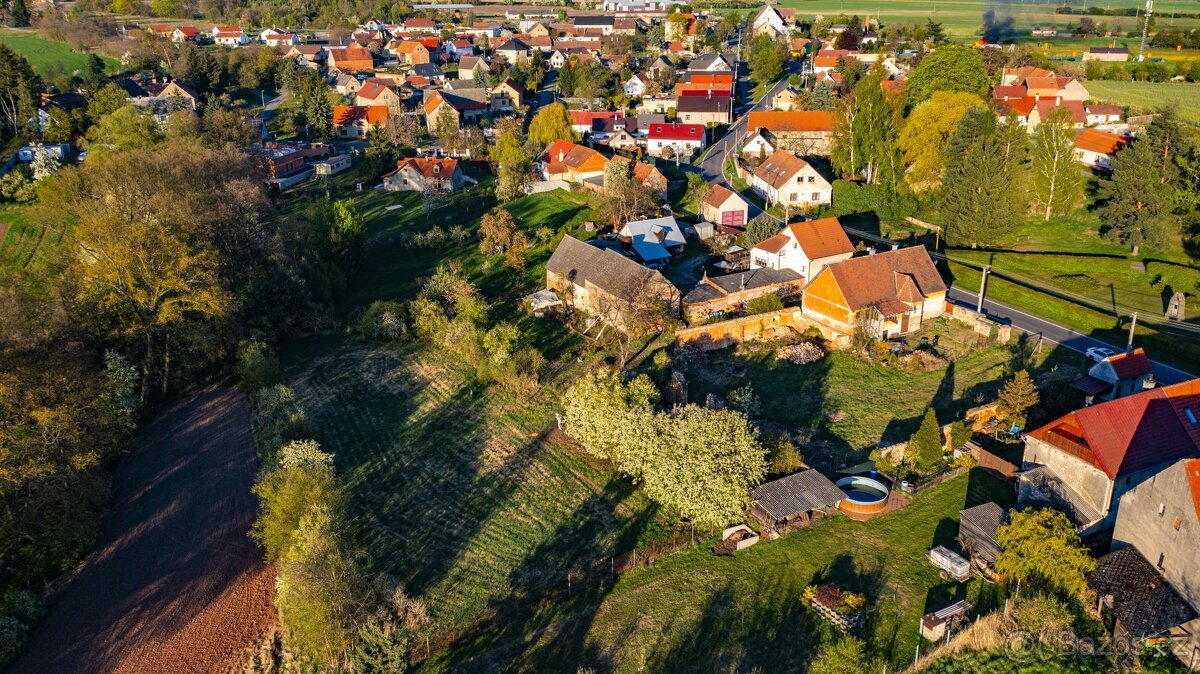 Svojetín, prodej stavebního pozemku 3831 m2