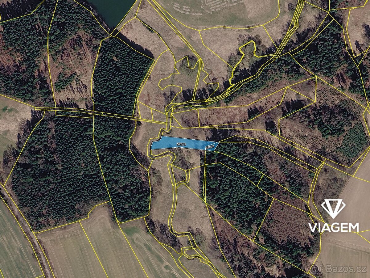 Pole 1 921 m²