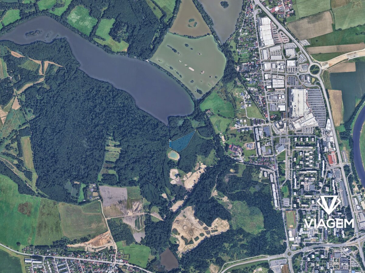 Spekulační - komerční a ostatní 15 033 m², Podíl 13 % o výmě