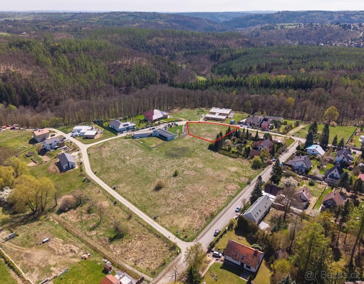 Prodej stavebního pozemku 2 025 m² – Unhošť, část Nouzov