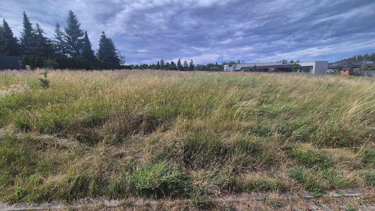 Prodej stavebního pozemku 2 025 m² – Unhošť, část Nouzov