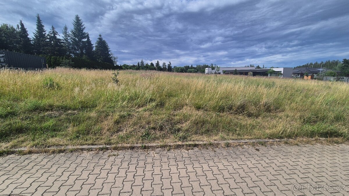 Prodej stavebního pozemku 2 025 m² – Unhošť, část Nouzov